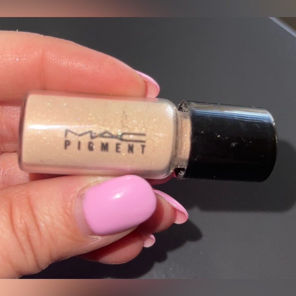 Mac pigment Naked